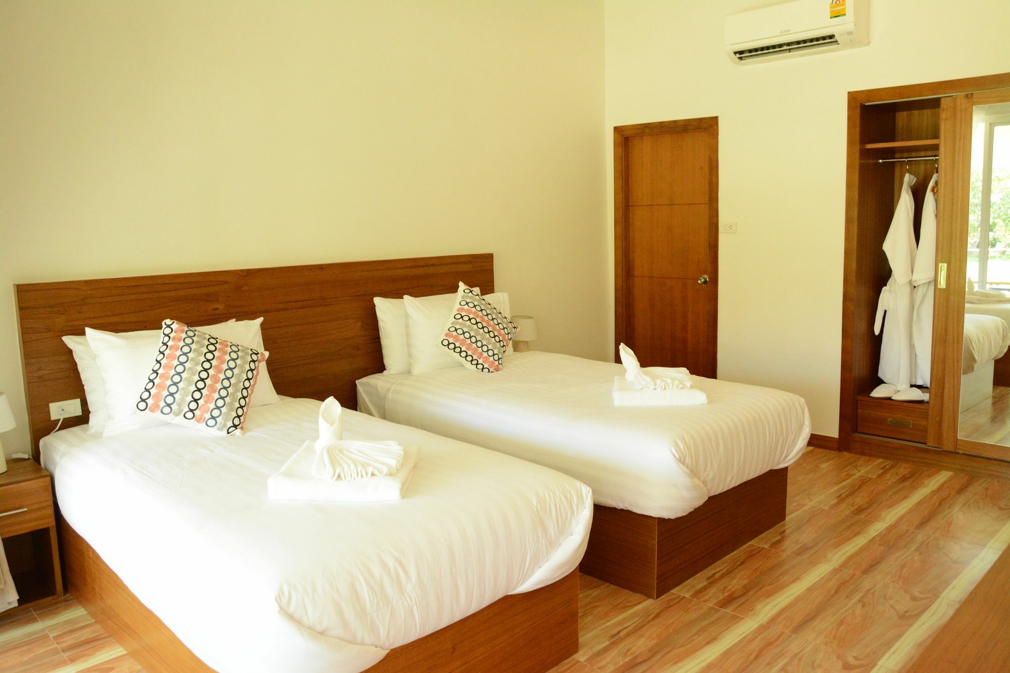 Jazz U Garden Resort Strand Kata Exterior foto